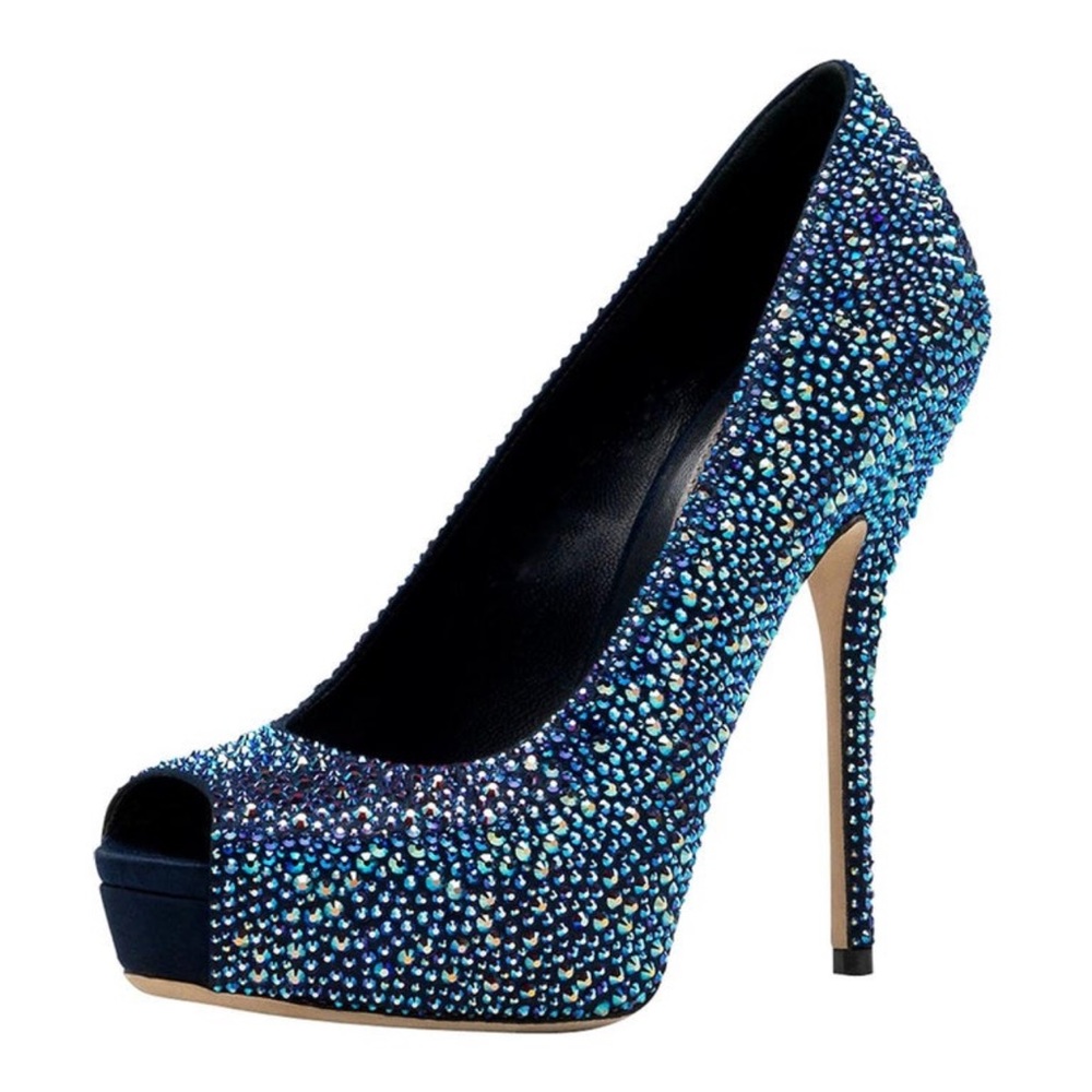 ✨NEW PRICE✨ Gucci Sofia Etoile Blue Crystal Encrusted Peep Toe High-Heel Pump